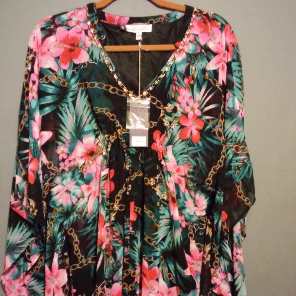 Jennifer Lopez floral flowing blouse